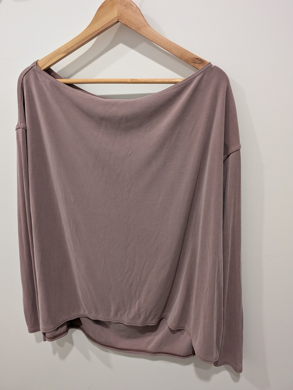 lululemon athletica Draped Off-Shoulder Sweater in Twilight Rose